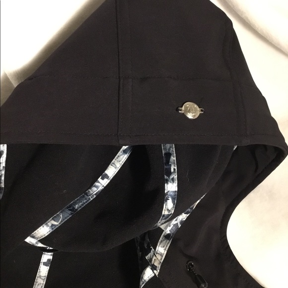 Rare lululemon jacket - Picture 6 of 7